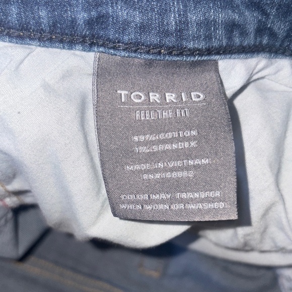 Torrid - Crop Boyfriend Vintage Stretch Jeans - Size 14 - Picture 10 of 12